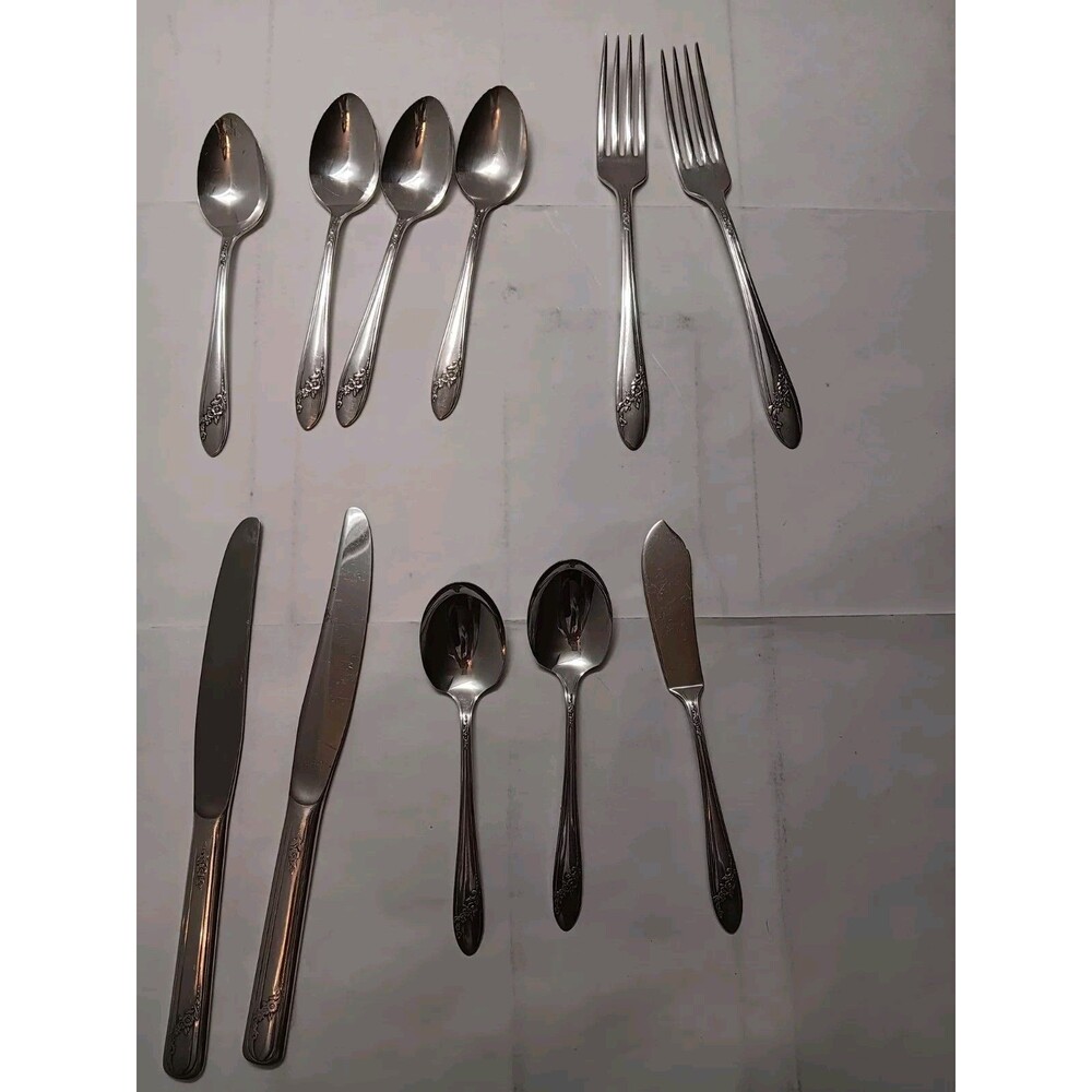 Oneida QUEEN BESS II Silverplate 6 Spoons, 2 Dinner Forks, 3 Knives